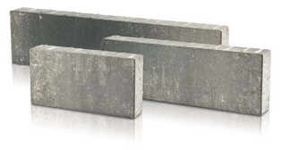 758300